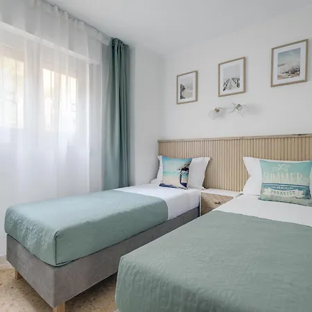 Europa Club Apartment, La Cala De Finestrat, Benidorm, Next To The Beach, Ground Floor, Air Cond Apartamento *